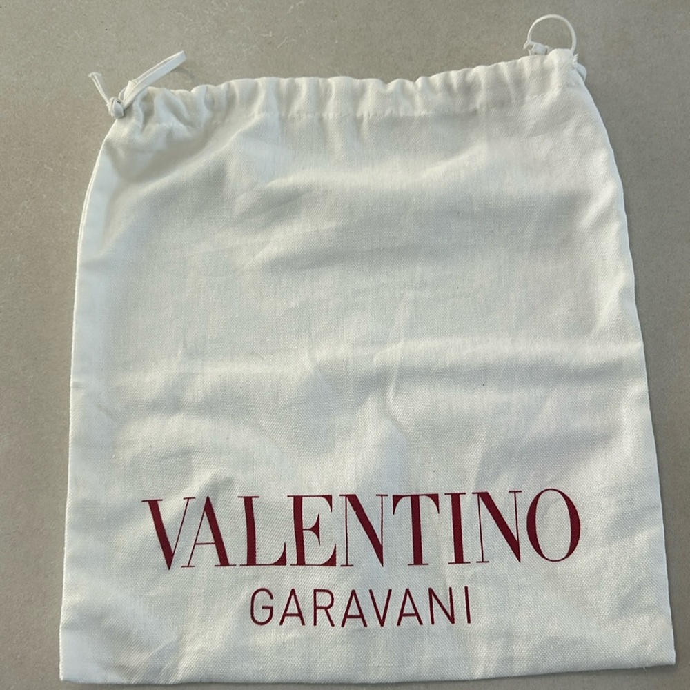 Valentineno Garavani dust bag